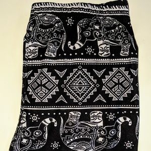 NWOT Buskins Capris OS